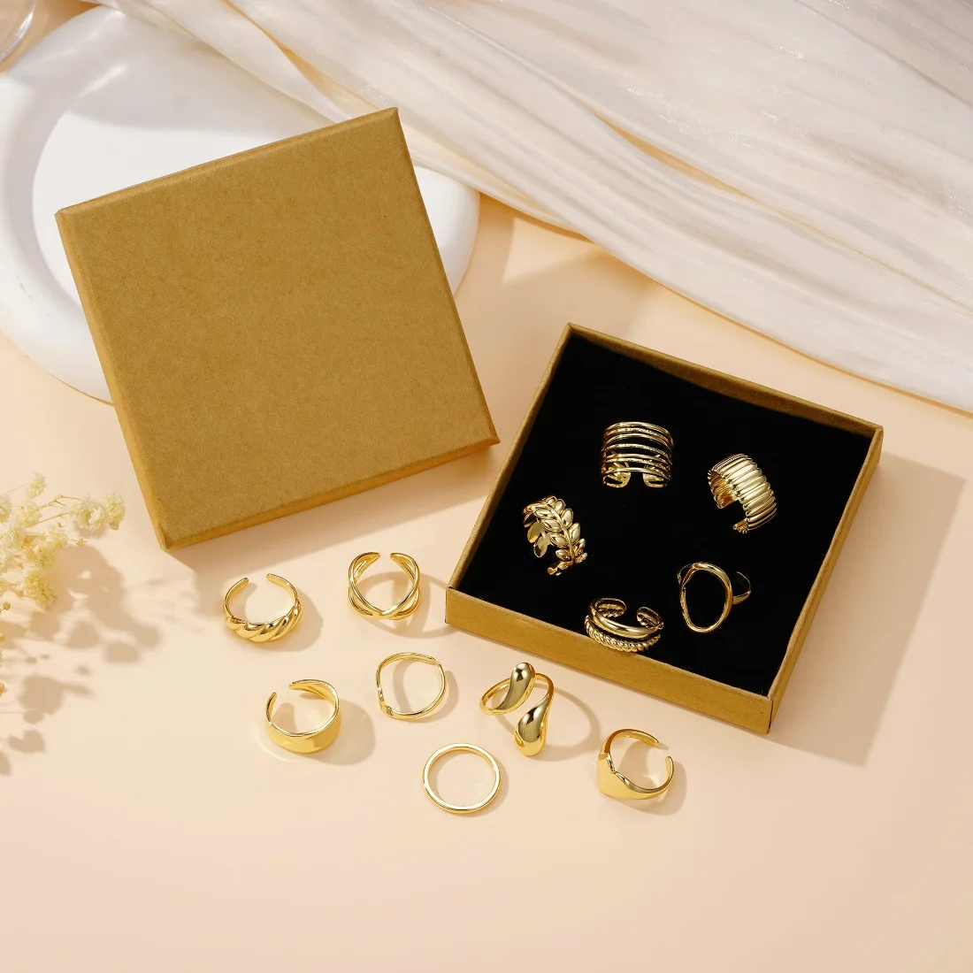 Yoosteel Chunky stackable ring set, Gold, view 3