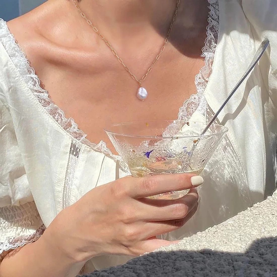 Yoosteel Single pearl pendant necklace, Gold, view 5